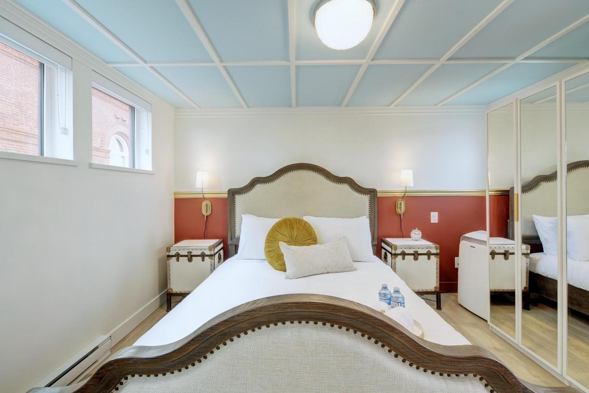 Victoria'S Parliamentary Suite With Private Rooftop Patio & Harbour View מראה חיצוני תמונה