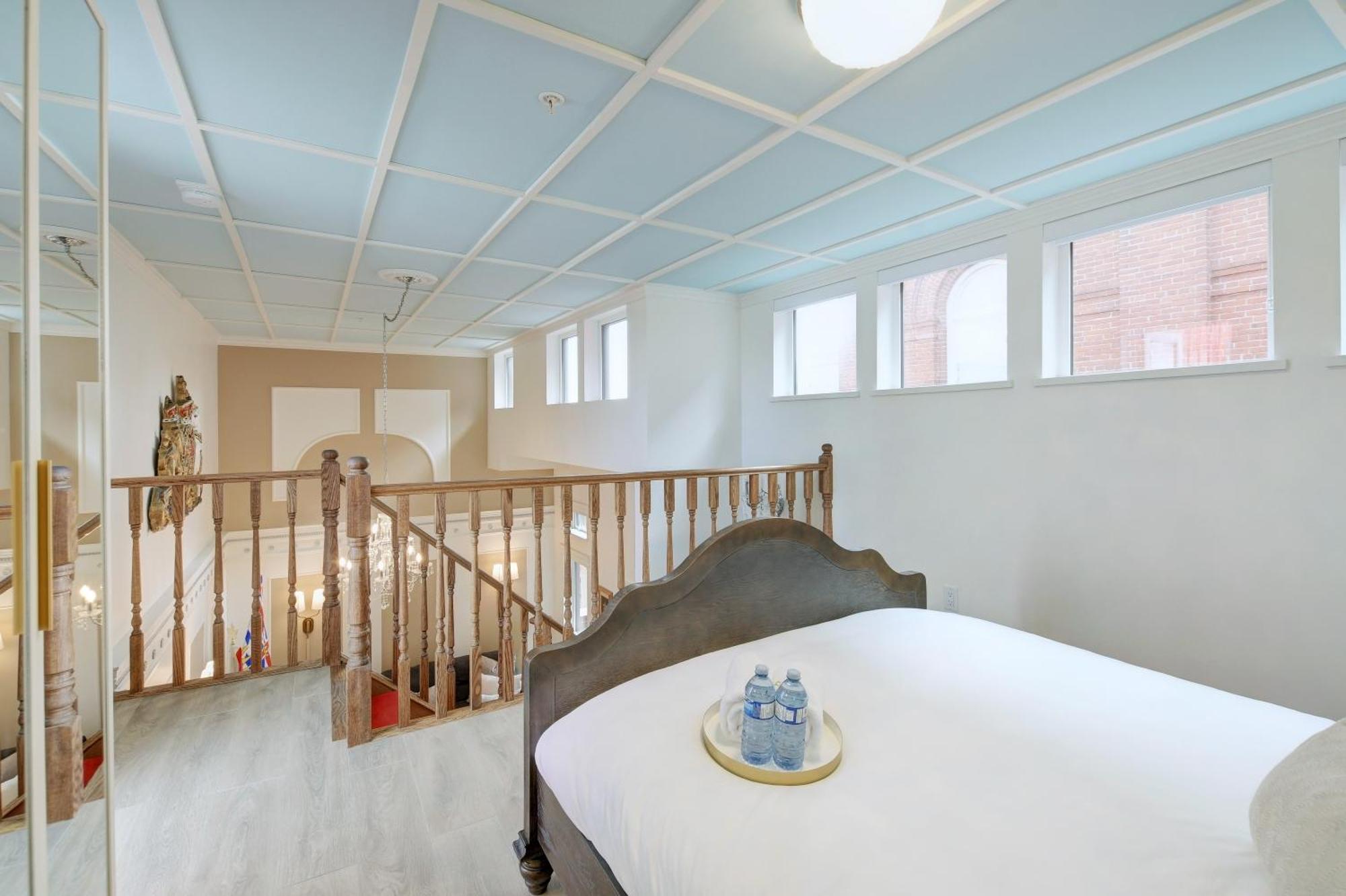 Victoria'S Parliamentary Suite With Private Rooftop Patio & Harbour View מראה חיצוני תמונה