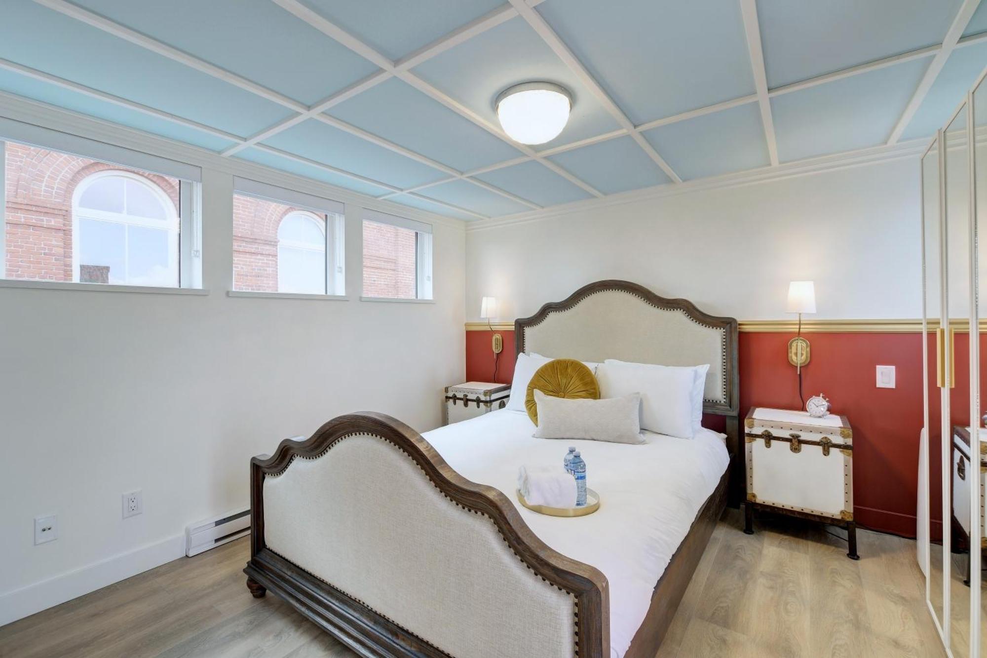 Victoria'S Parliamentary Suite With Private Rooftop Patio & Harbour View מראה חיצוני תמונה